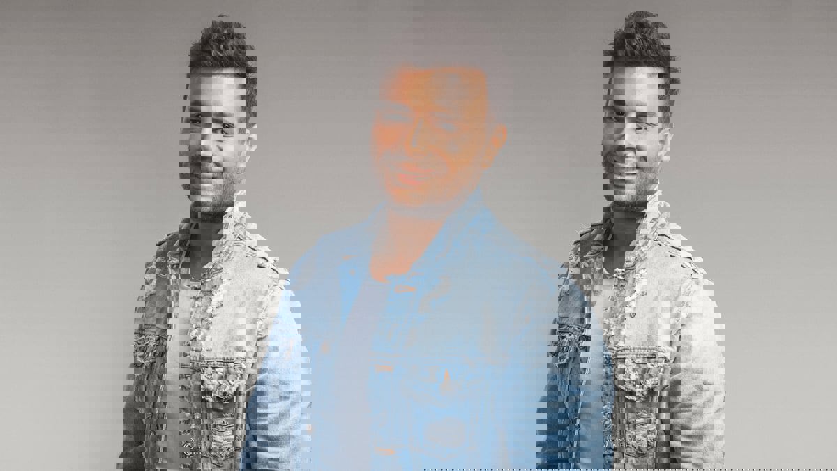 رامي صبري يردُّ على اتهامه بتقليد عمرو دياب‎