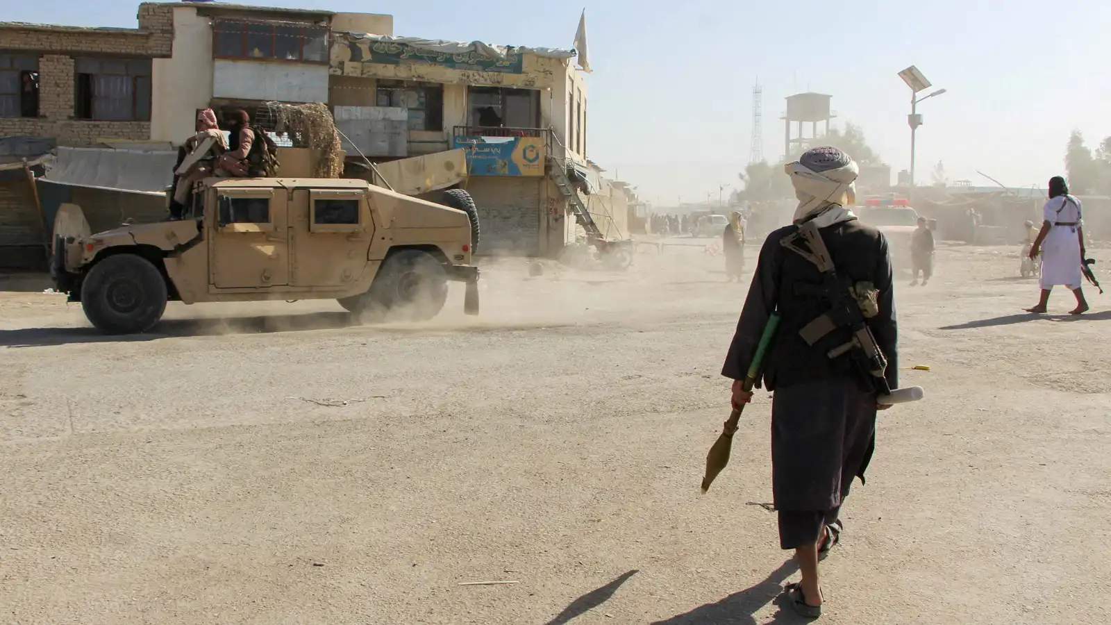 الصين تستضيف محادثات لإنهاء النزاع بين باكستان وأفغانستان