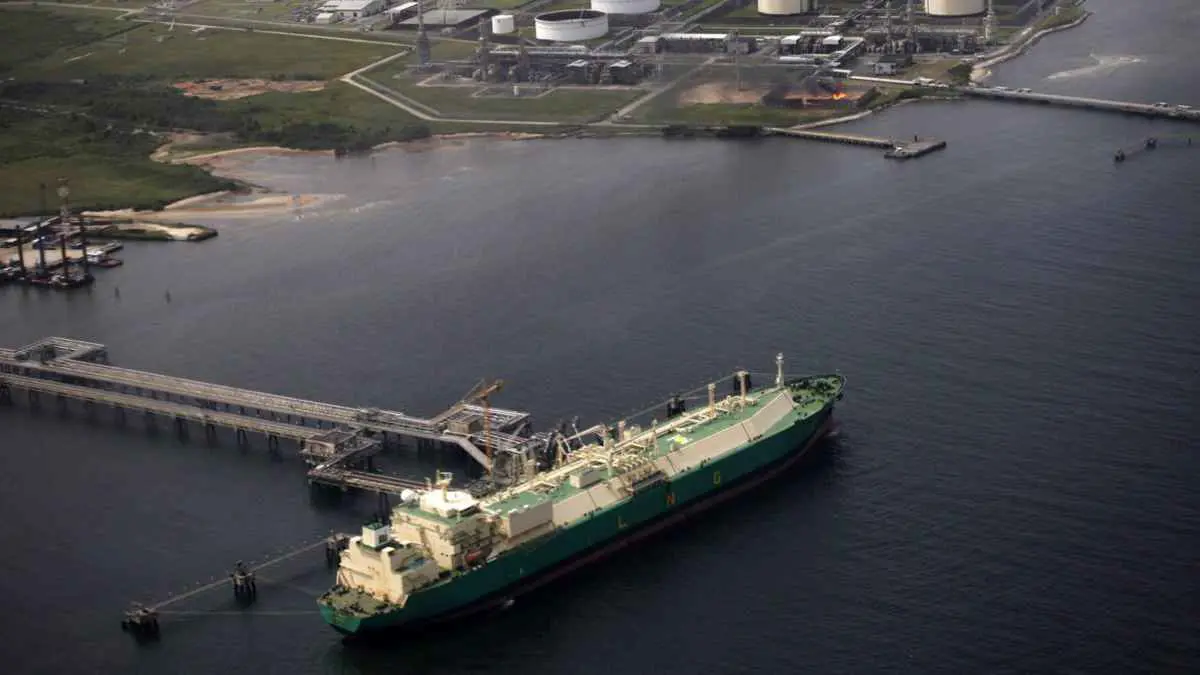 أمن الطاقة.. حرب إيران وإسرائيل تُشعل مخاوف أفريقيا