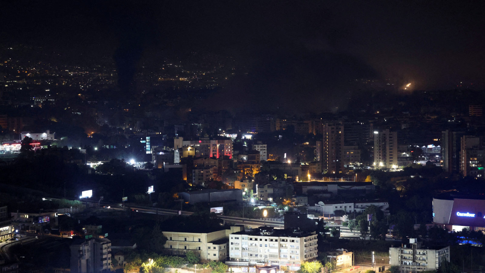 صواريخ باليستية تسقط في طبريا وإسرائيل تكثف قصفها على لبنان