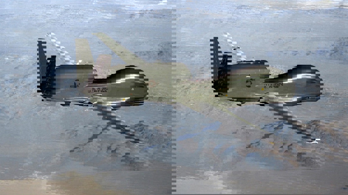 حزب متشدد يتهم الجيش الإيراني بإسقاط الطائرة الأمريكية المسيرة