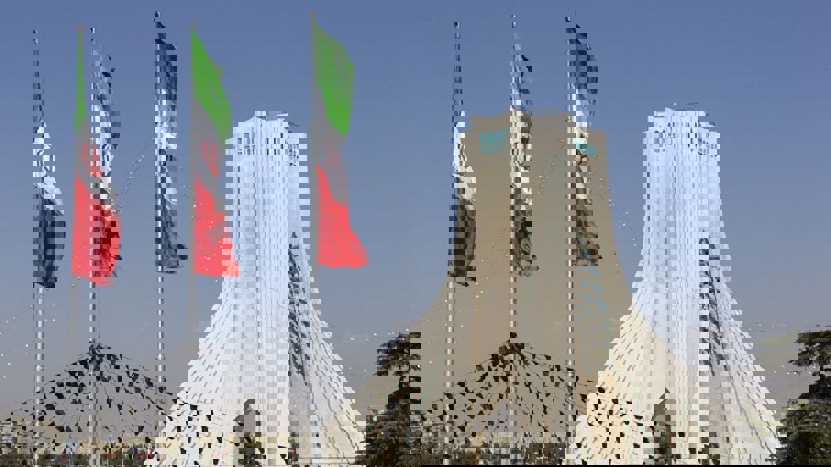 "بلومبرغ": تخفيف العقوبات يفاقم العدوانية الإيرانية