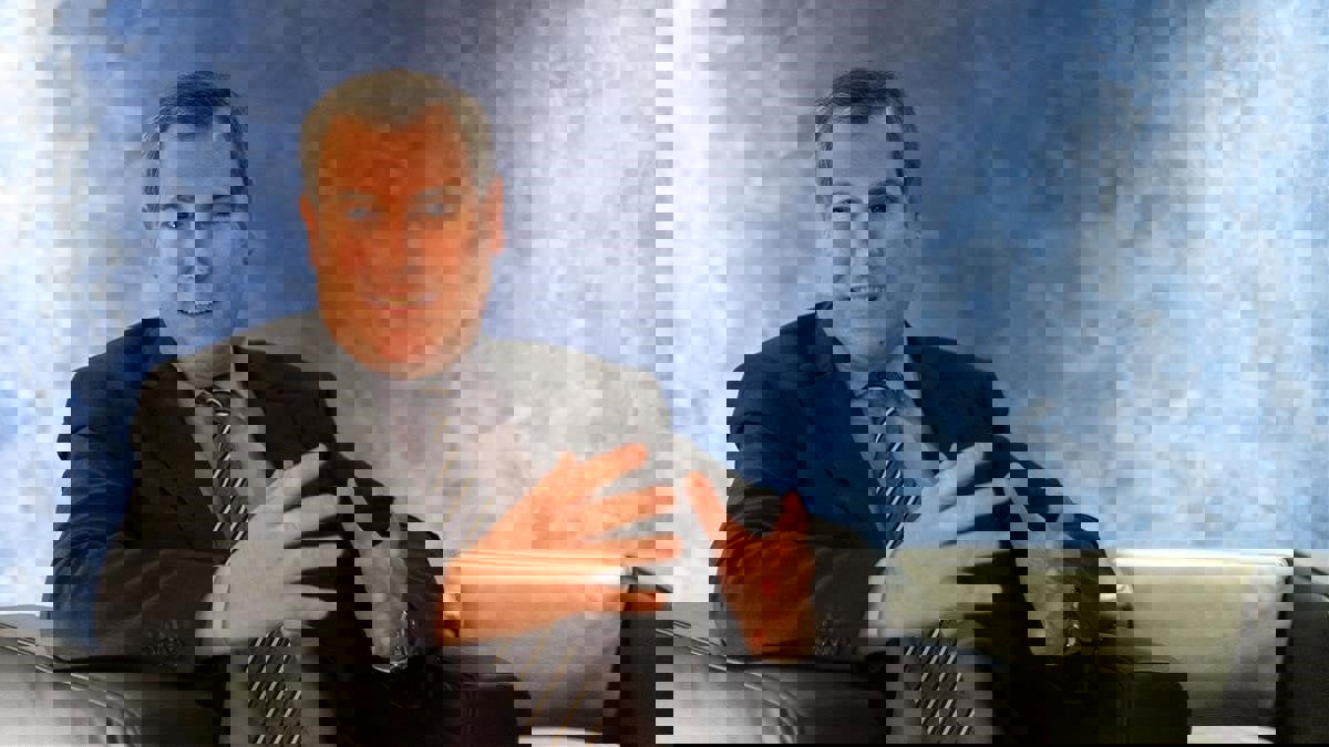 إيميلي روسو يعد بتغيير اسم ملعب كامب نو إلى ليونيل ميسي حال فوزه بانتخابات رئاسة برشلونة