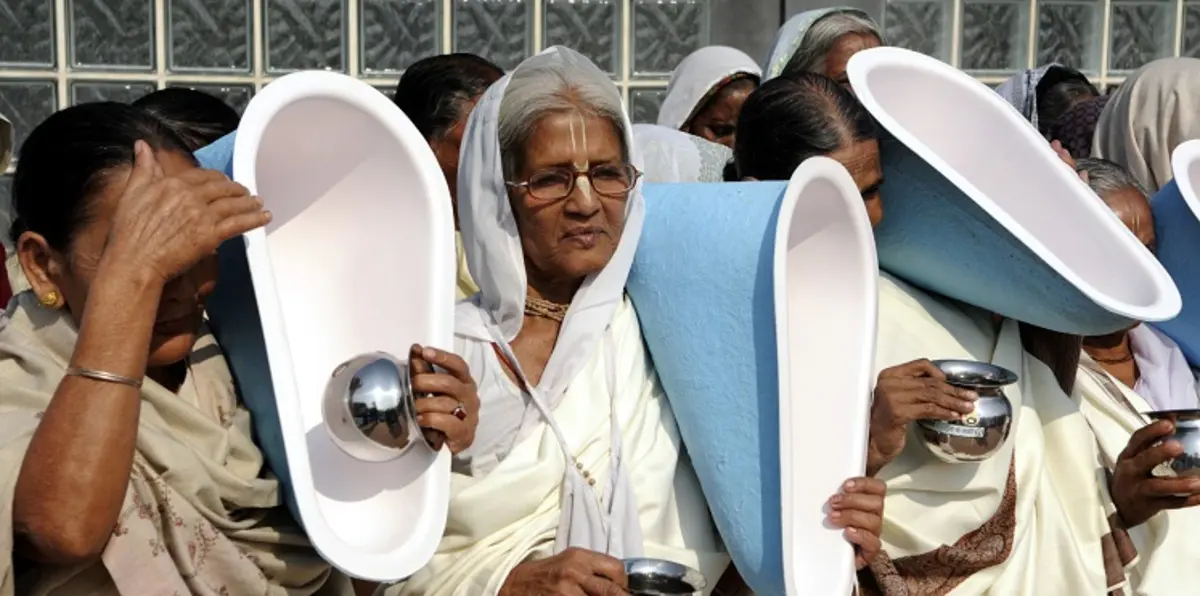 هندي يعالج التهاب المسالك البولية عند النساء بجهاز ذكي