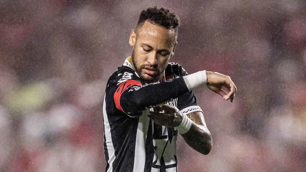 مستاء وغاضب.. نيمار يصدم سانتوس