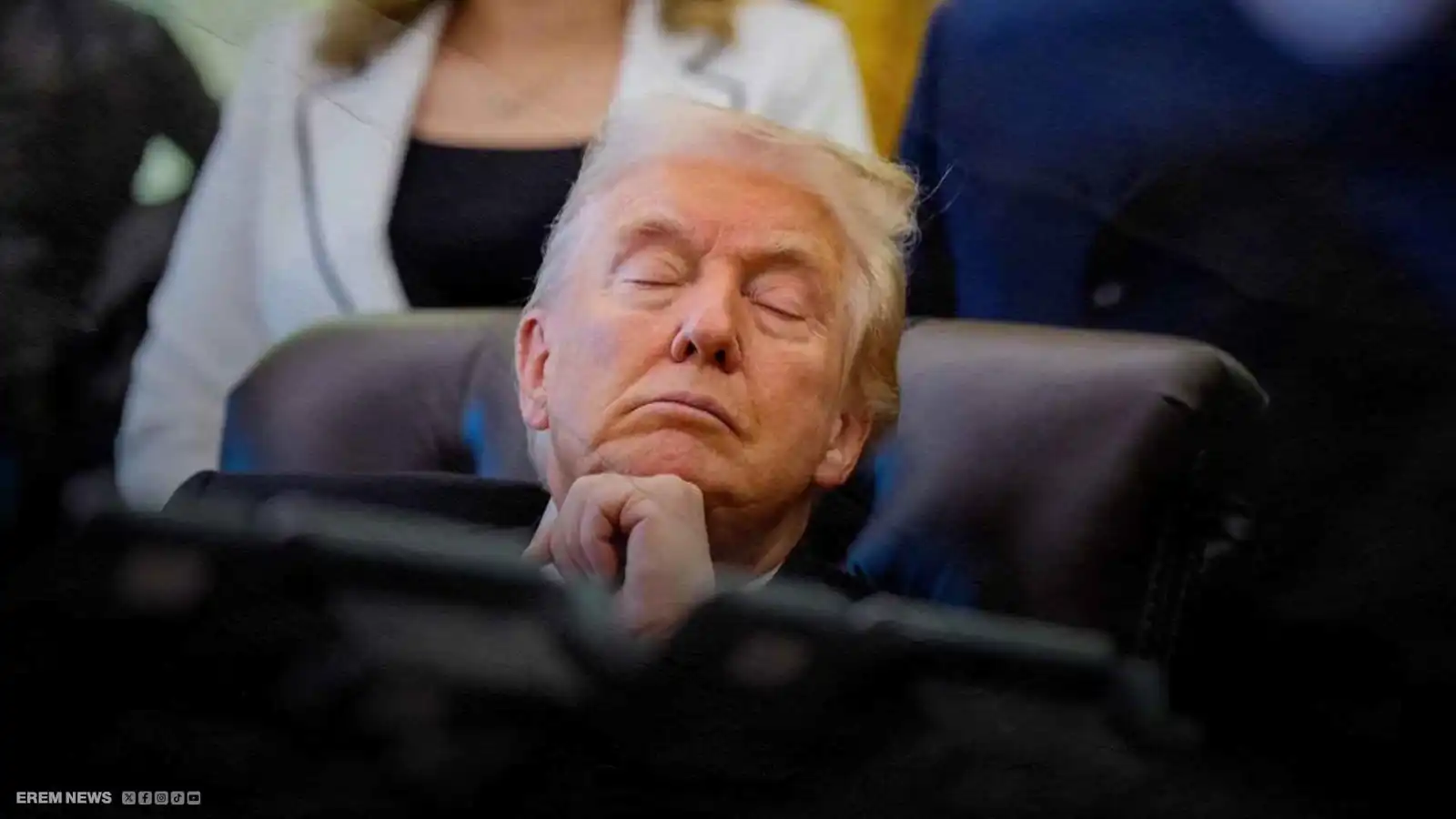 "الحاضر الغائب".. ترامب يغفو خلال اجتماعه مع روبيو (فيديو إرم)