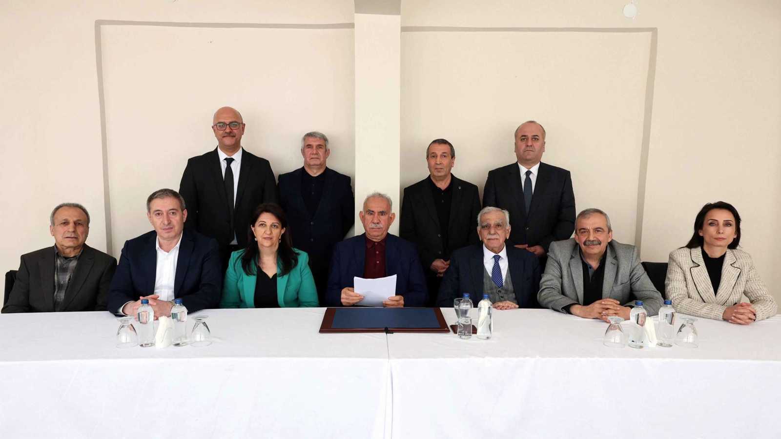 رسائل "إيمرالي" التاريخية.. أوجلان يحرّك "السلام الراكد" مع أنقرة