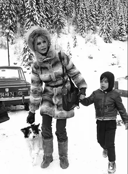 بريجيت باردو مع ابنها نيكولا