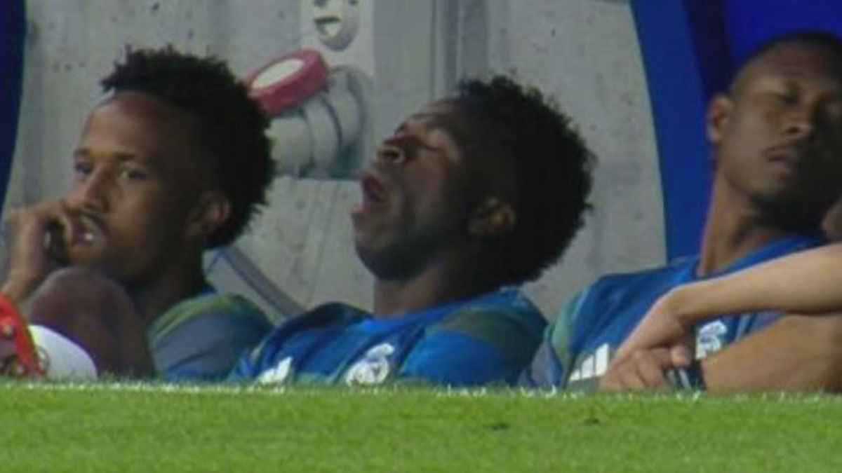 نوم ثم هجوم متبادل.. 3 تصرفات غريبة لفينيسيوس "البديل" أمام أوفييدو (شاهد)