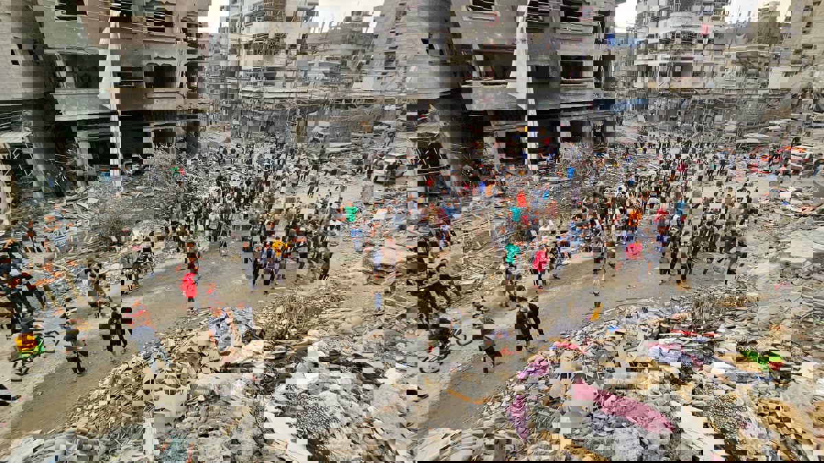 لوموند الفرنسية تستذكر "النكبة" وتطالب بوقف تدمير غزة