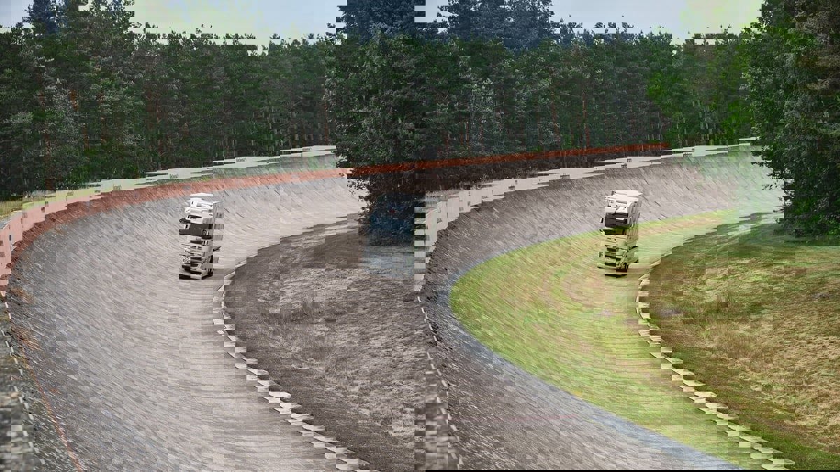 شاحنة كهربائية تقطع مسافة 1000 كلم دون إعادة شحن