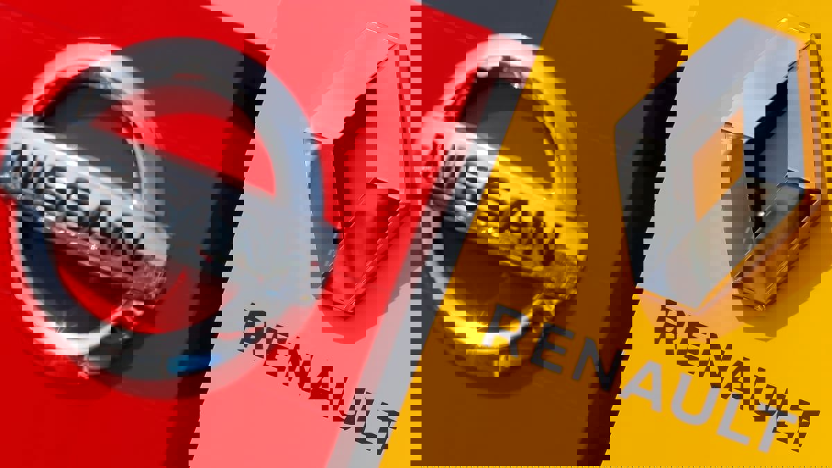 نيسان ورينو تنحّيان خطط الاندماج جانبا لإصلاح تحالفهما‎