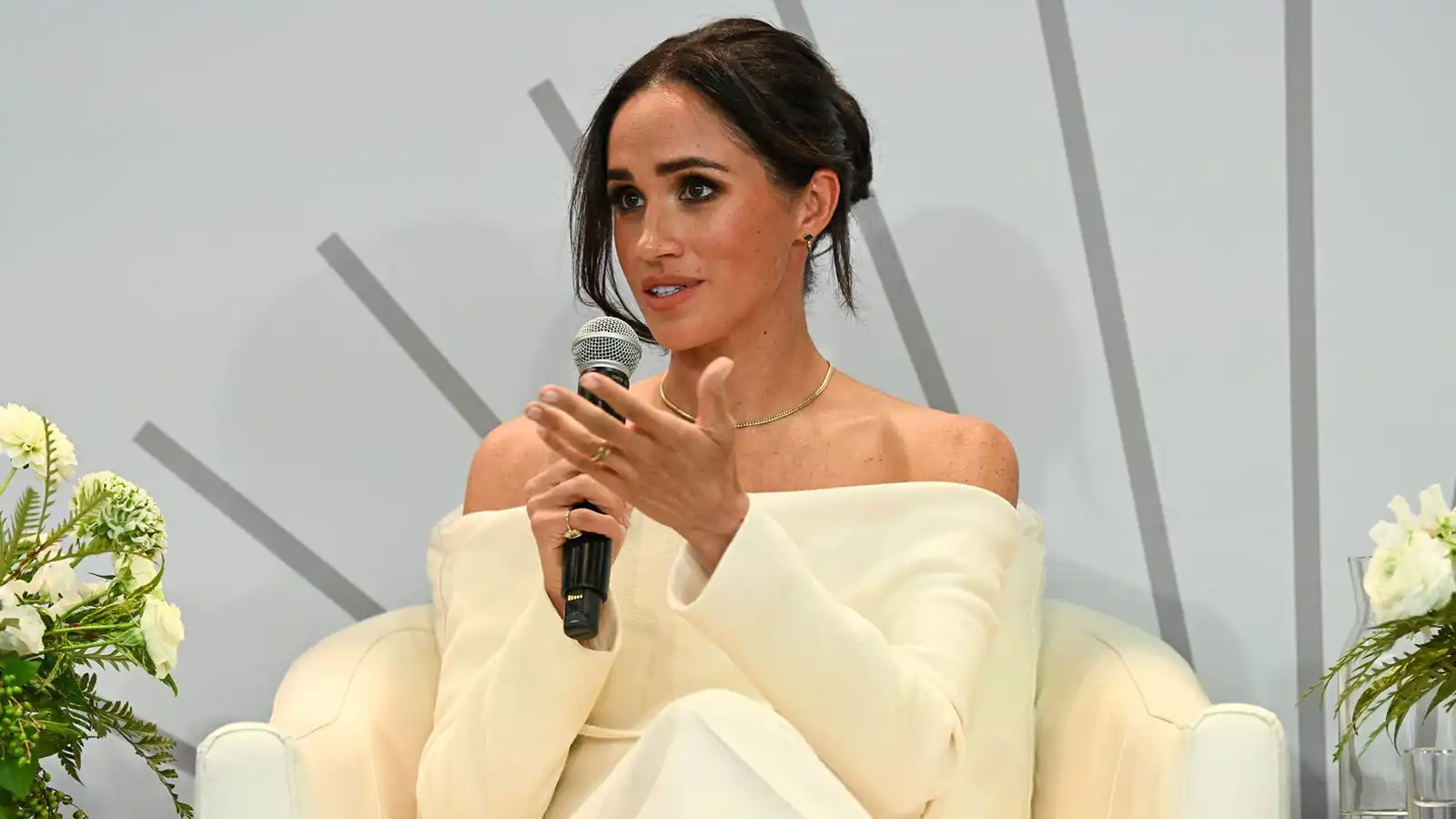 بلفتةٍ رقيقة.. ميغان ماركل تُشير إلى "بادرة سلام" للعائلة المالكة