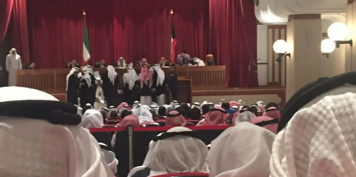شاهد لحظة قرار الإفراج عن المتهمين في قضية اقتحام مجلس الأمة الكويتي