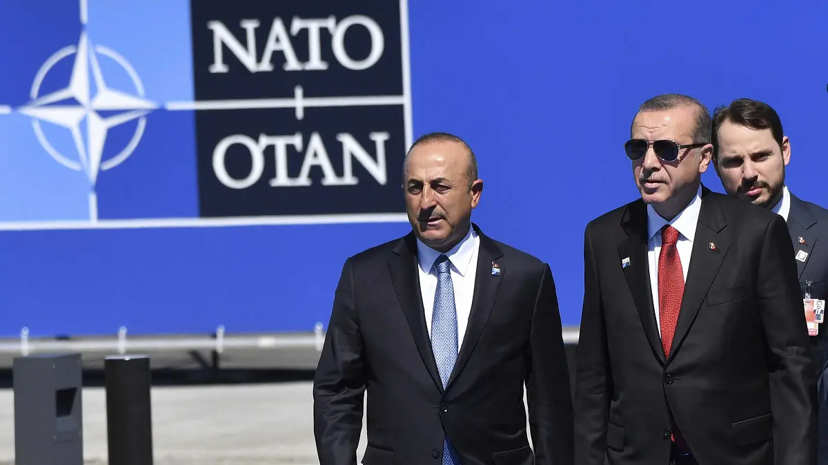 مودرن بوليسي: أردوغان يشكل خطرا على الناتو ويجب طرده من الحلف