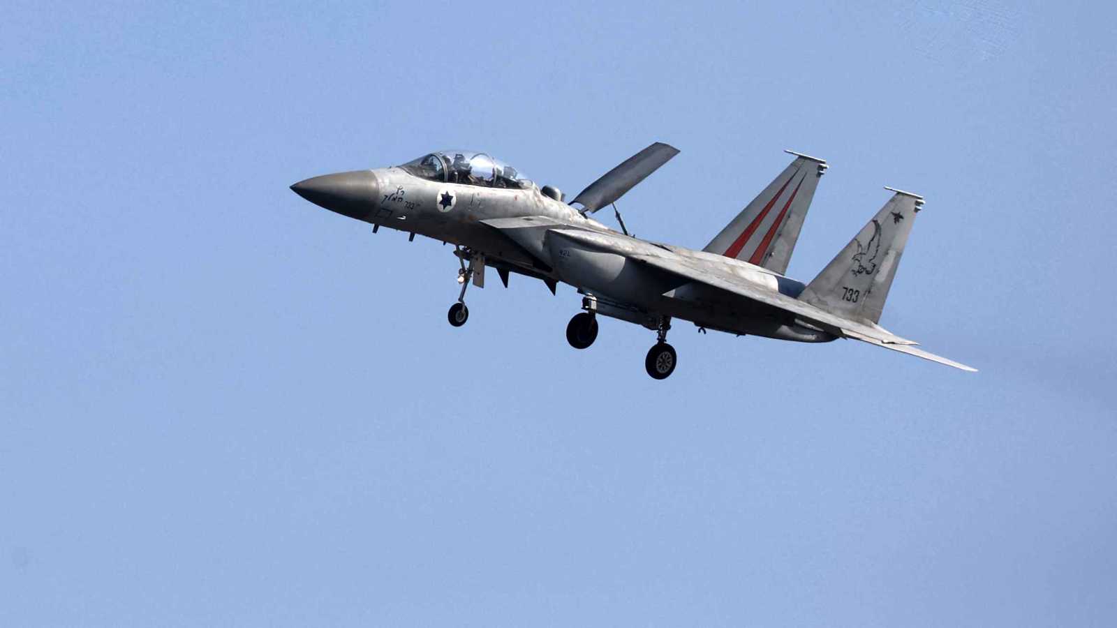 دوي انفجارات وإطلاق نار.. الجيش الإسرائيلي ينفذ عملية خاصة جنوب جنين (فيديو)