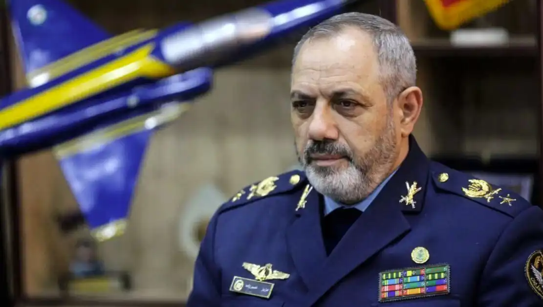 وزير الدفاع عزيز نصير زاده