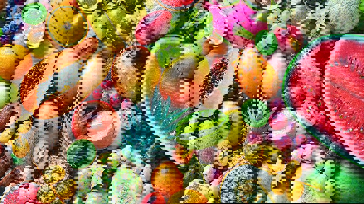 رغم "سمعتها السيئة".. 6 أنواع فواكه يجب ألا تتوقف عن تناولها