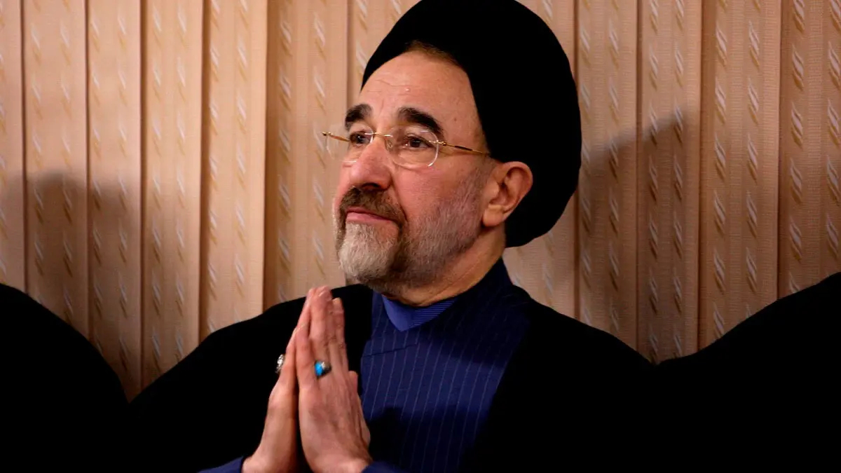 خاتمي يعتذر للإيرانيين ويدعو النظام لإجراء انتخابات نزيهة