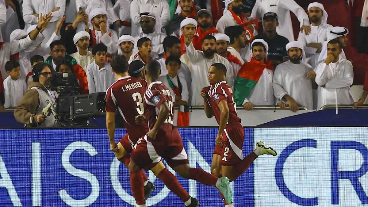 المنتخب القطري يعبر عقبة الإمارات ويتأهل إلى كأس العالم 2026 (فيديو)