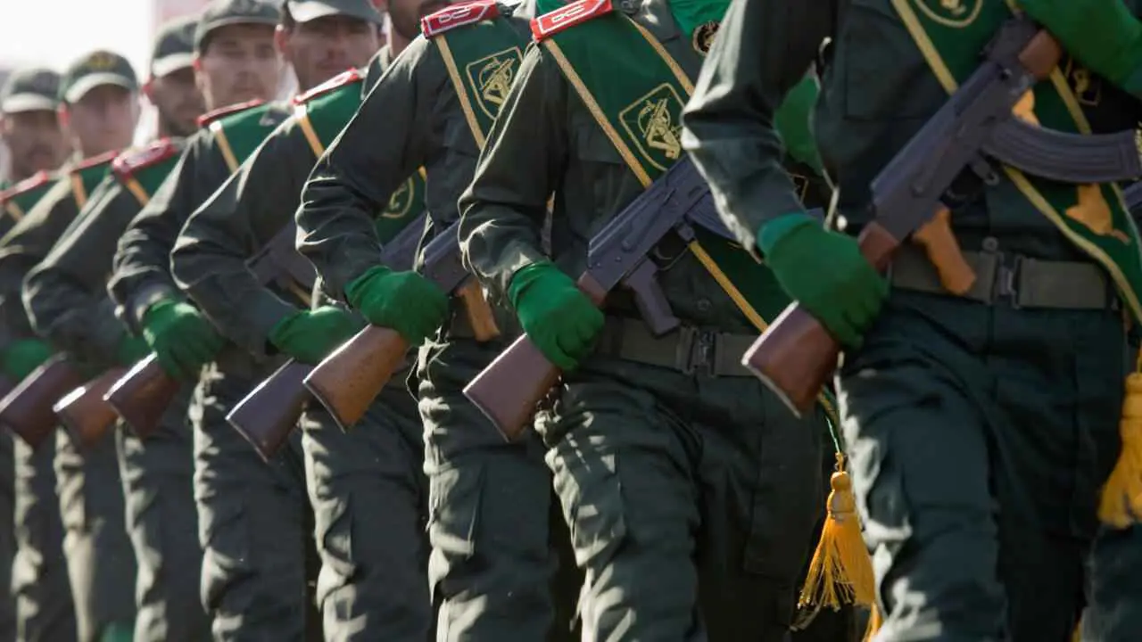 "الحرس الثوري" يعلق على إعلان بوتين نقل 4 آلاف إيراني من سوريا