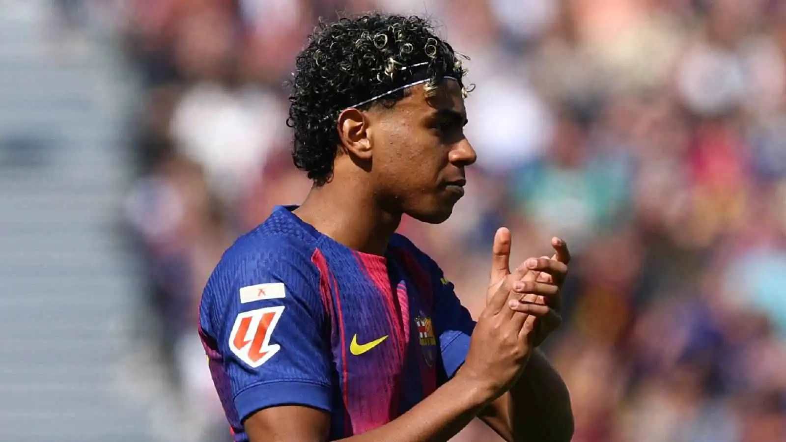 "دائما تفعل الشيء نفسه".. قرار فليك يفجر غضب لامين يامال (فيديو)