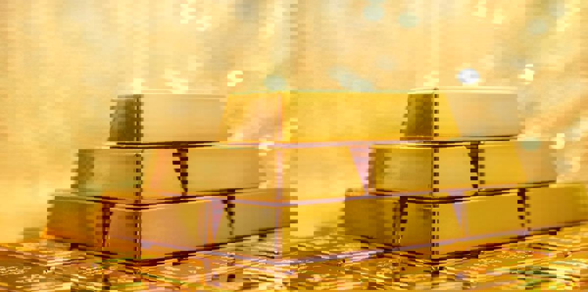 بعد قرار إبقاء سعر الفائدة الأمريكية دون تغيير.. الذهب والنفط يصعدان