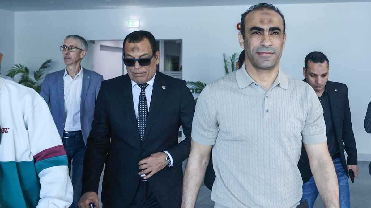 كسر سمعة الدوري.. خبير قانوني يحسم الجدل حول حضور سيد عبد الحفيظ جلسة الـVAR 