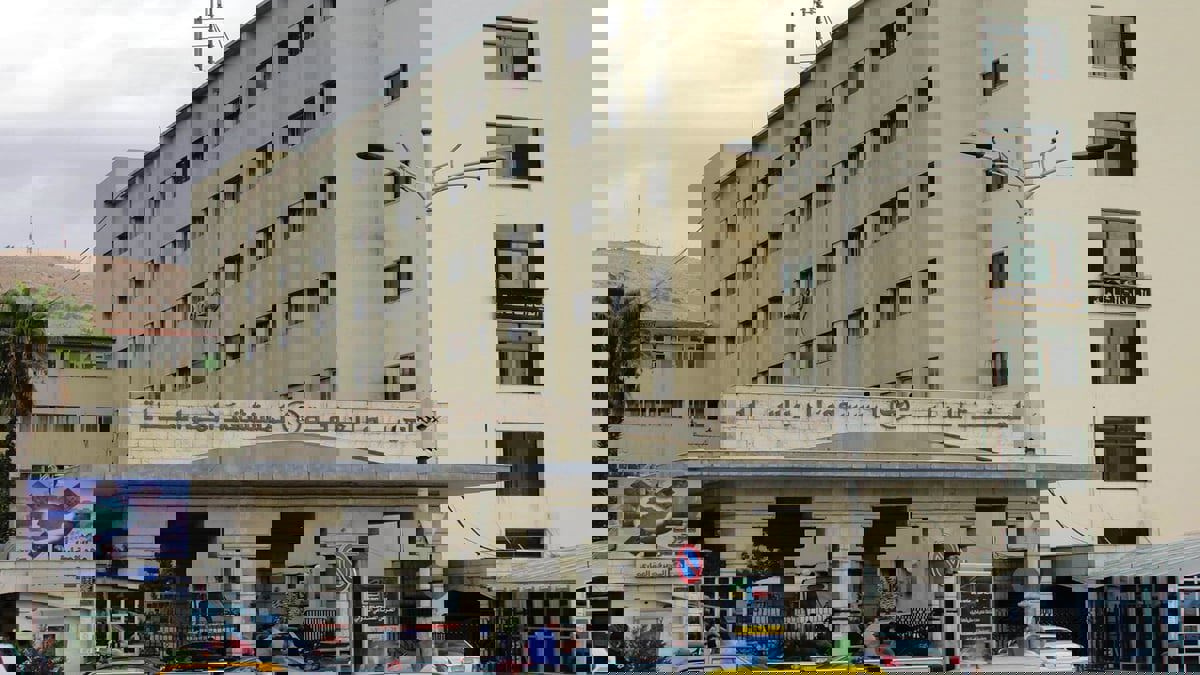 تعاطف عالمي مع طفلتين سوريتين تخلى عنهما والدهما بسبب الفقر في دمشق‎ (صور)