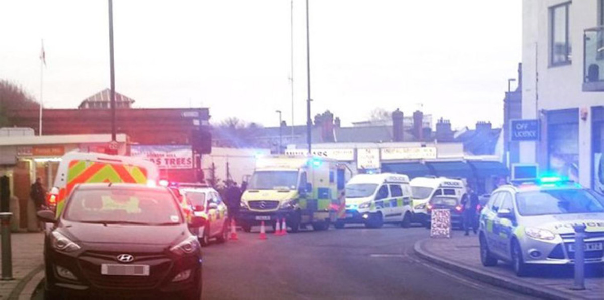 رجل يطعن راكب قطار في لندن ويصيح "أريد أن أقتل مسلمًا"