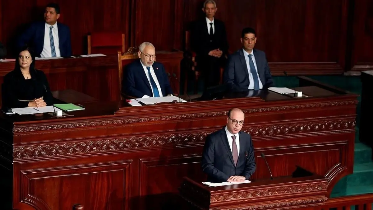 تونس.. دعوات متزايدة لإسقاط البرلمان والحكومة وسط اتهامات باختلاق الفوضى