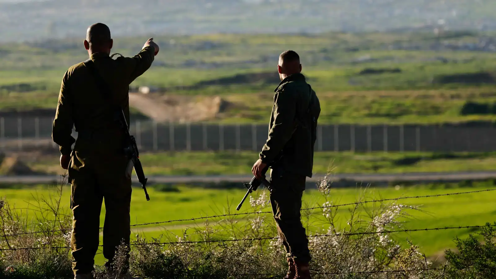 مسؤول إسرائيلي يلوح بحرب جديدة و"ابتلاع" نصف غزة