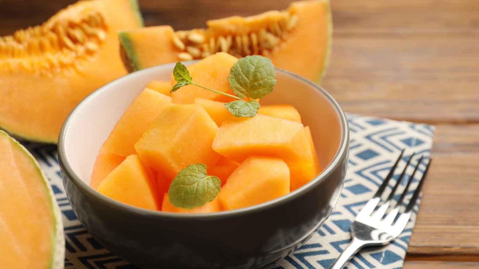 لماذا يُعد "الشمّام" فاكهة الصيف المثالية؟