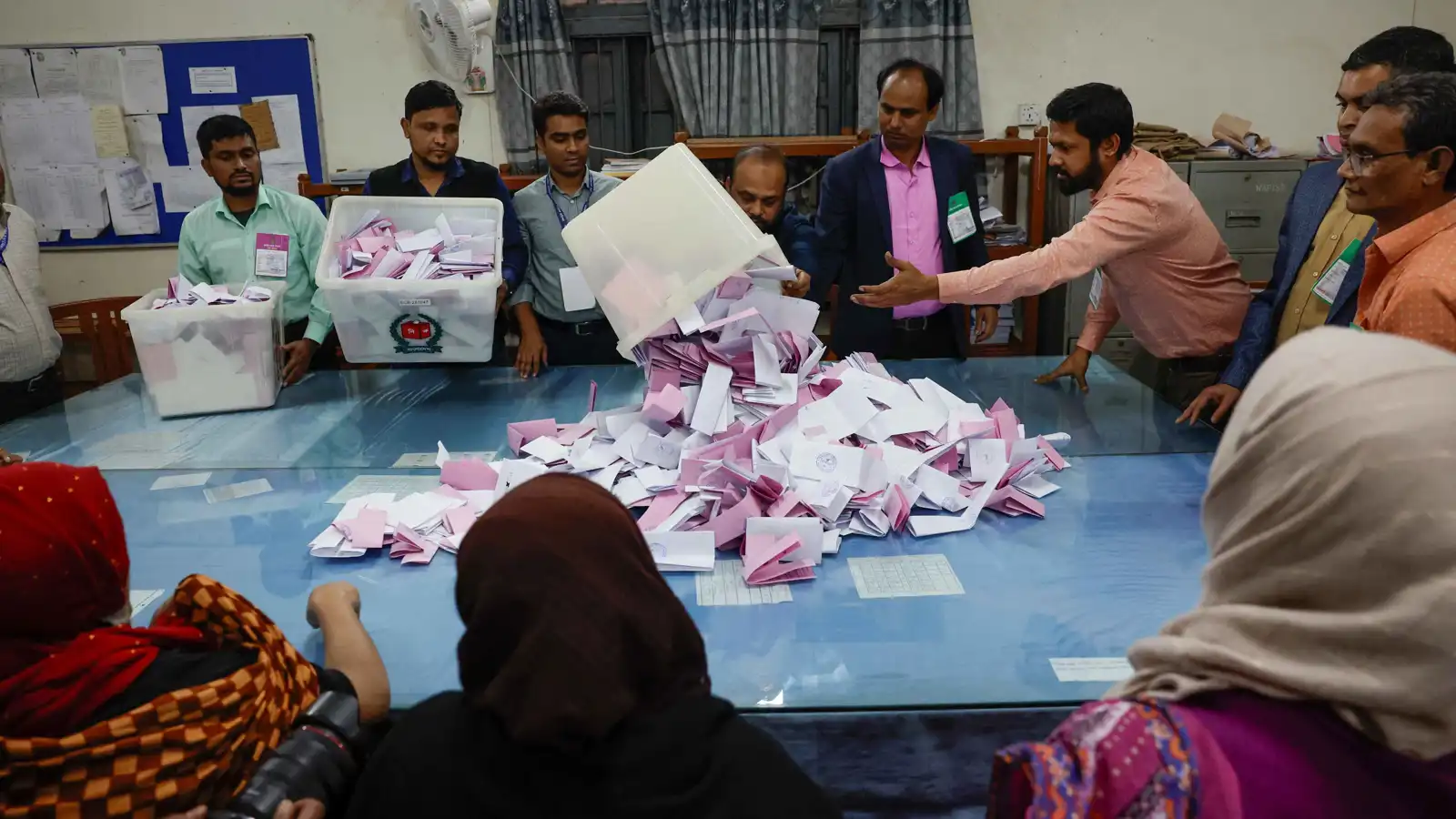 مباركة دولية وتشكيك "إسلامي".. انتخابات بنغلادش تنذر بفصل جديد من التوتر