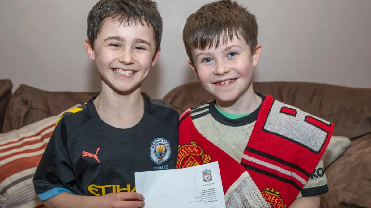 الجماهير تطالب طفل مانشستر يونايتد مواصلة رسائله إلى كلوب