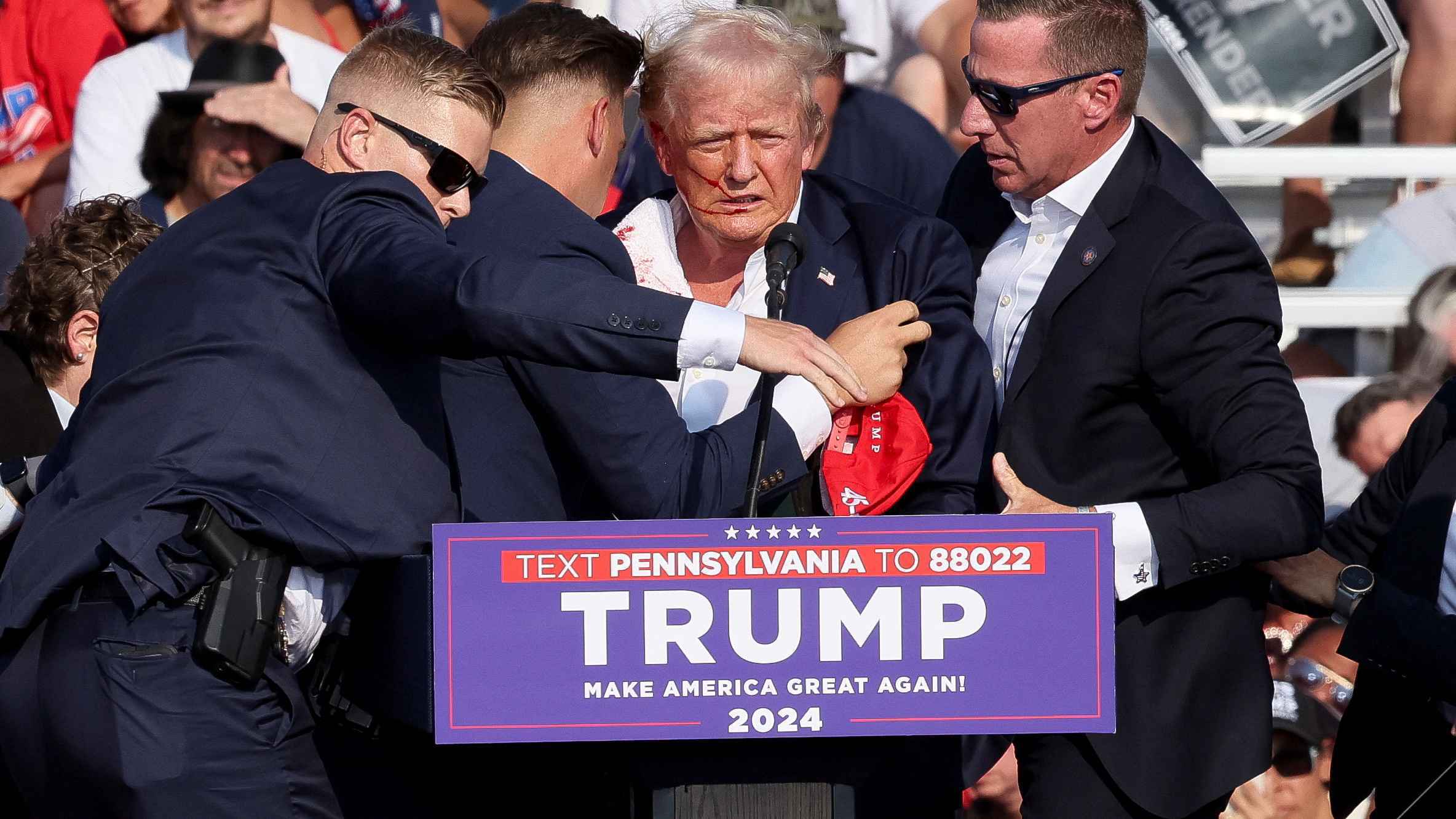 الغارديان: تأييد العنف السياسي ضد ترامب يرتفع بين الأمريكيين