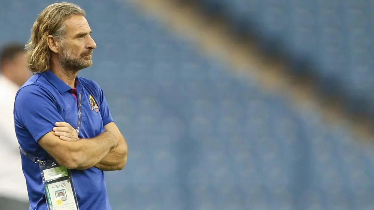 نادي النصر يجهز شكوى ضد دانيال كارينيو مدرب الوحدة بعد مباراتهما في الدوري السعودي