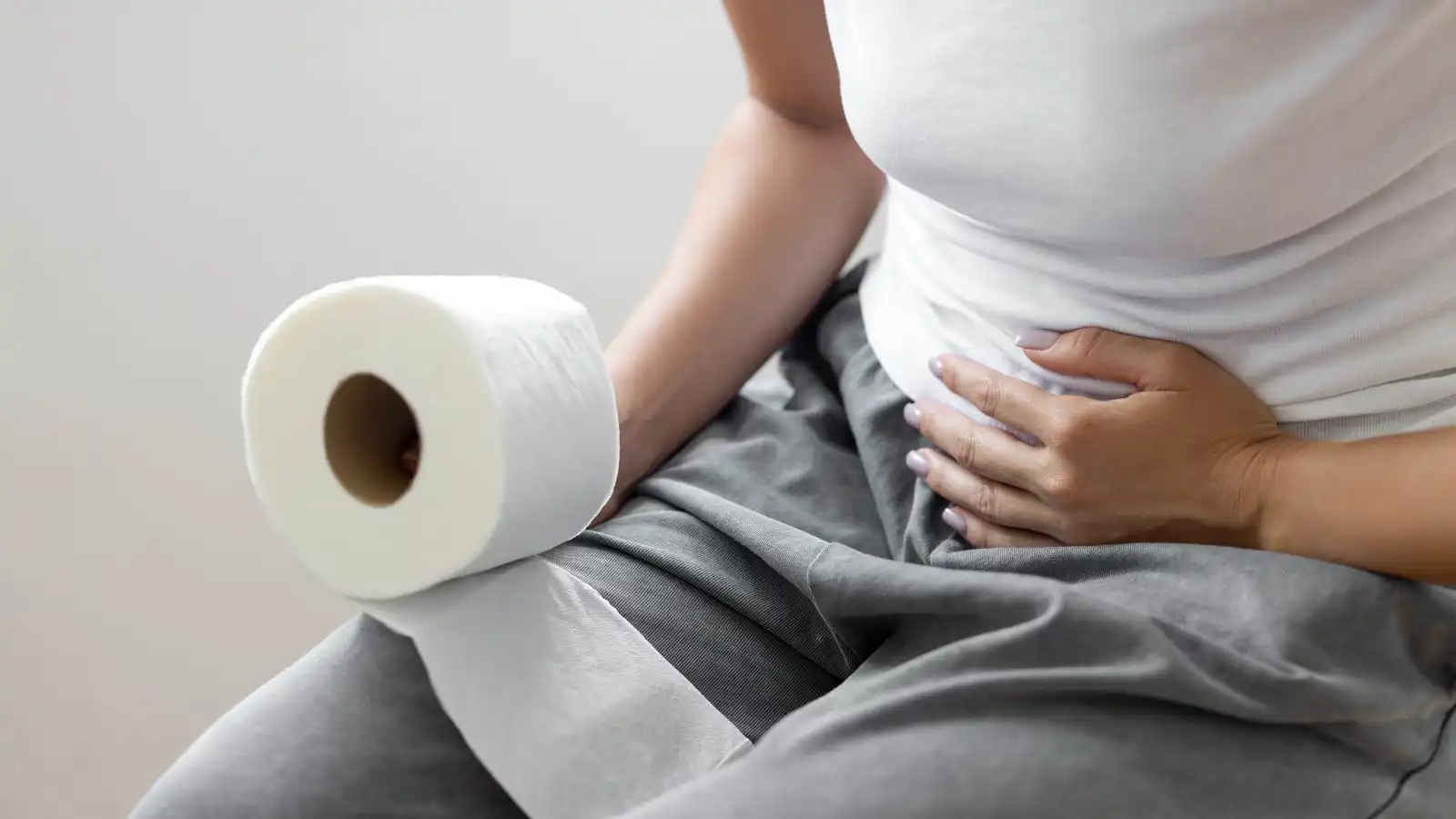 ماذا يحدث إذا لم تتغوط لعدة أيام؟.. العلامات والمخاطر