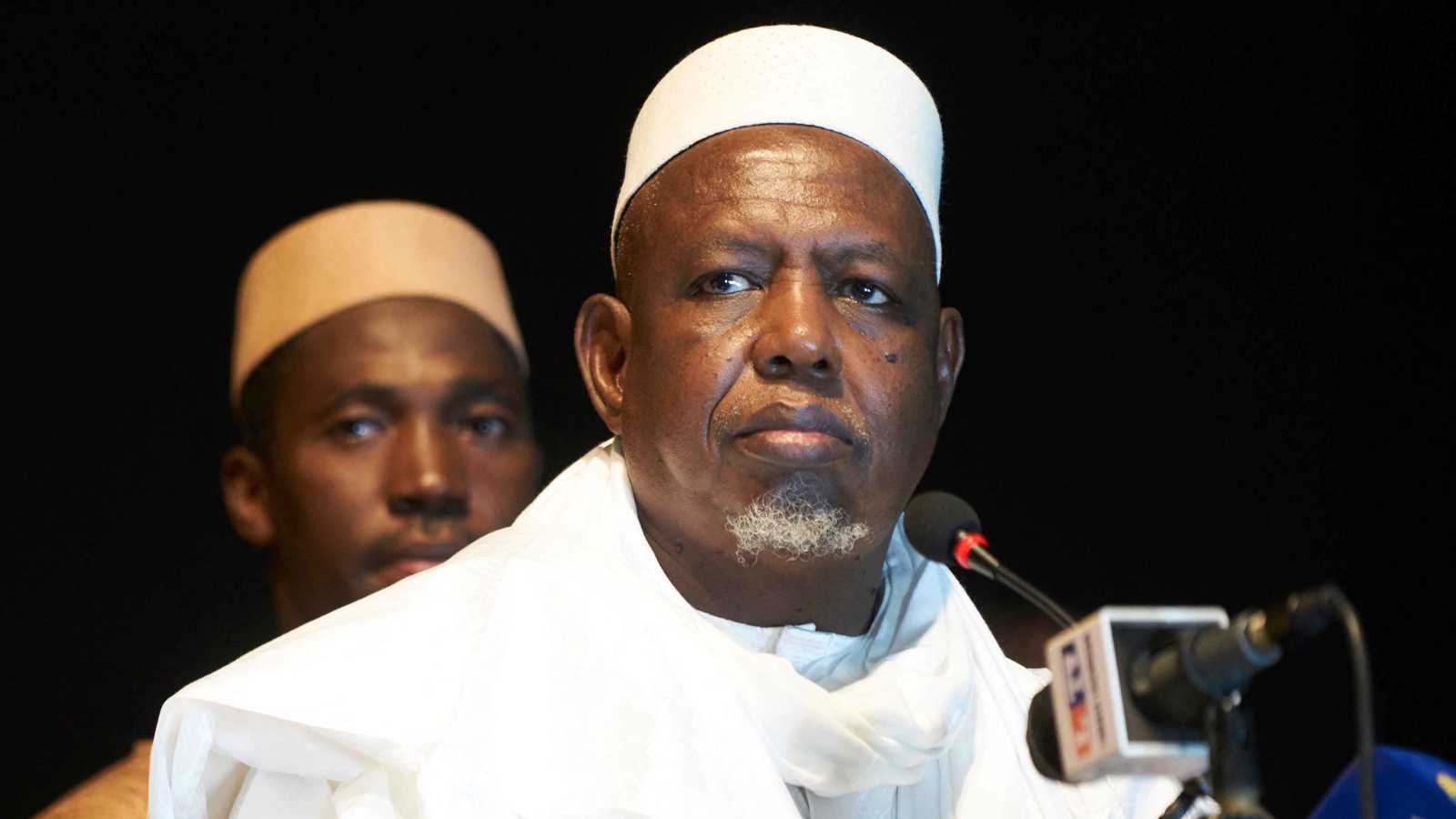 مالي.. عودة الإمام ديكو تثير جدلاً وتربك قادة السلطة