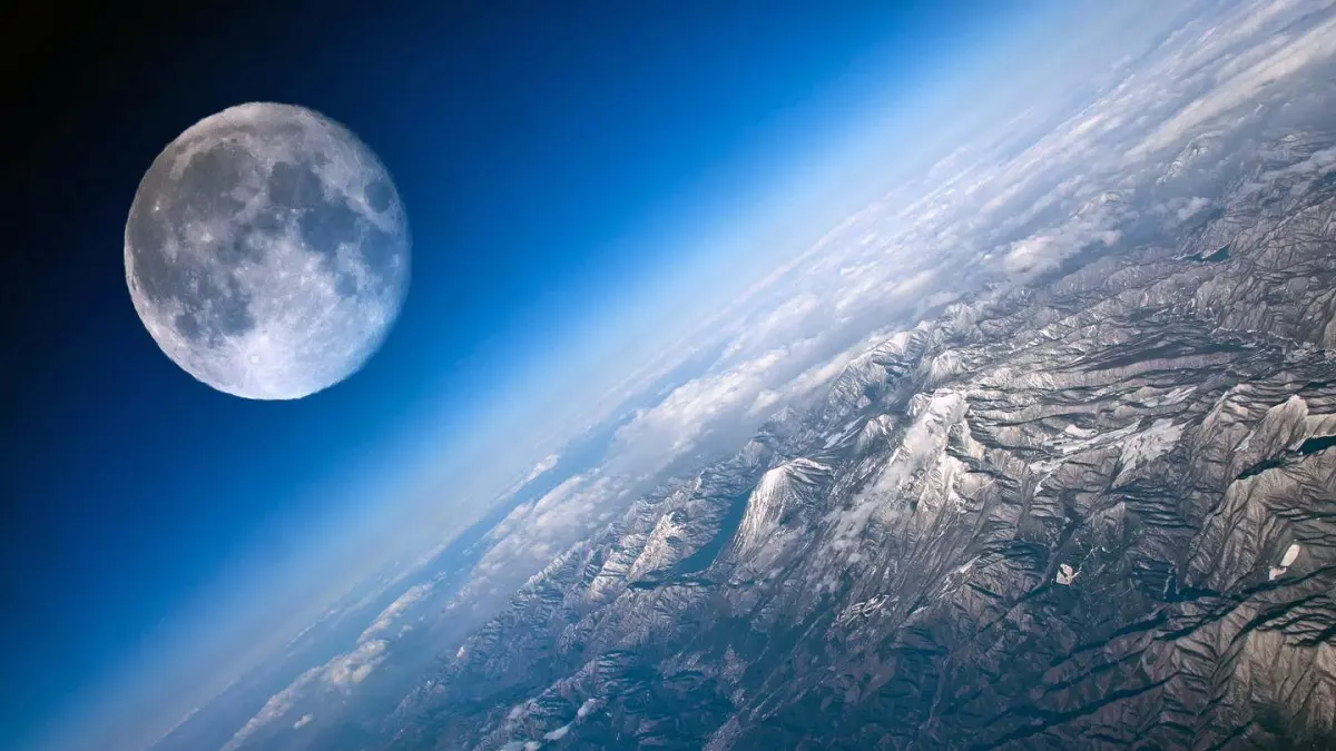 قمر جديد للأرض أم "خردة".. جسم غامض يثير حيرة علماء "ناسا"