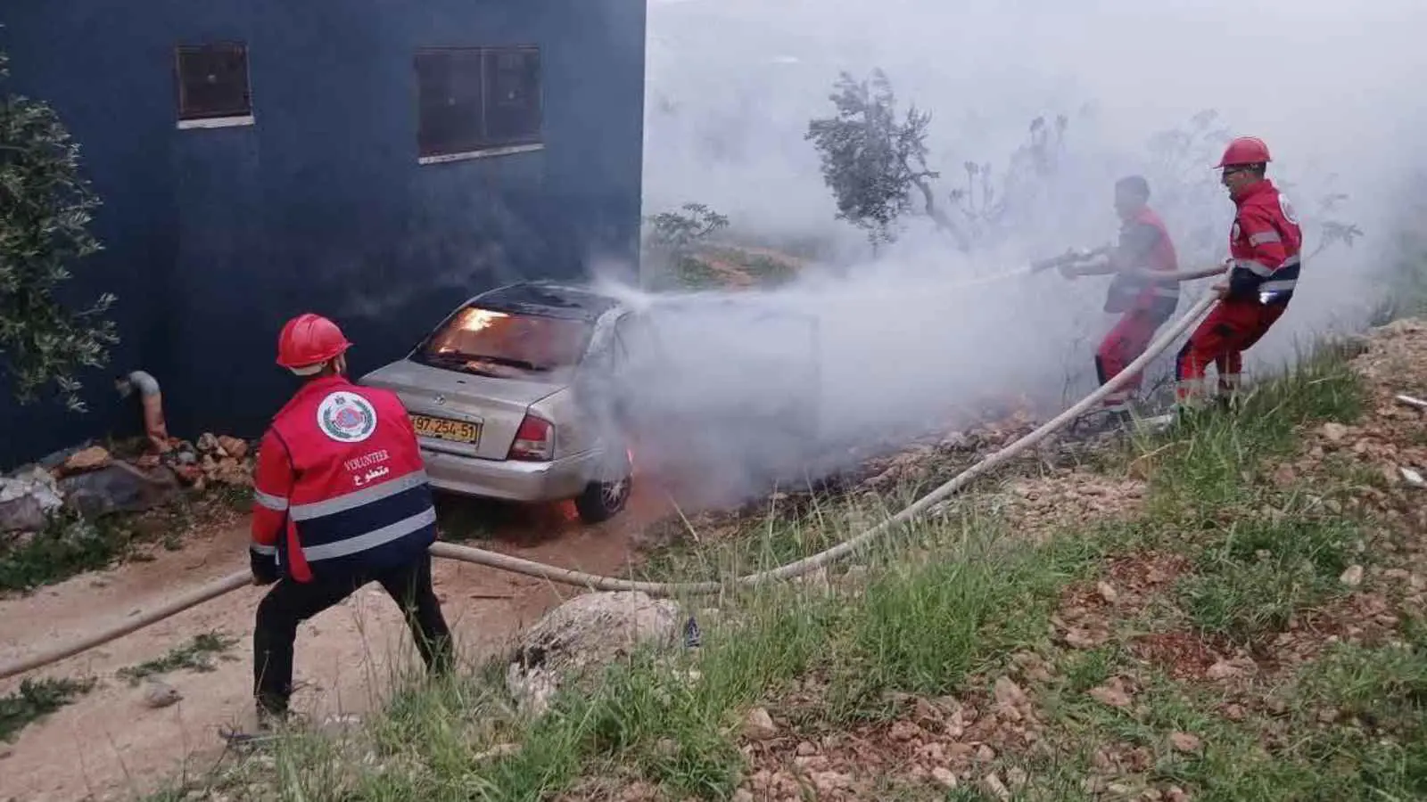 عشرات المستوطنين يهاجمون قرية قرب نابلس