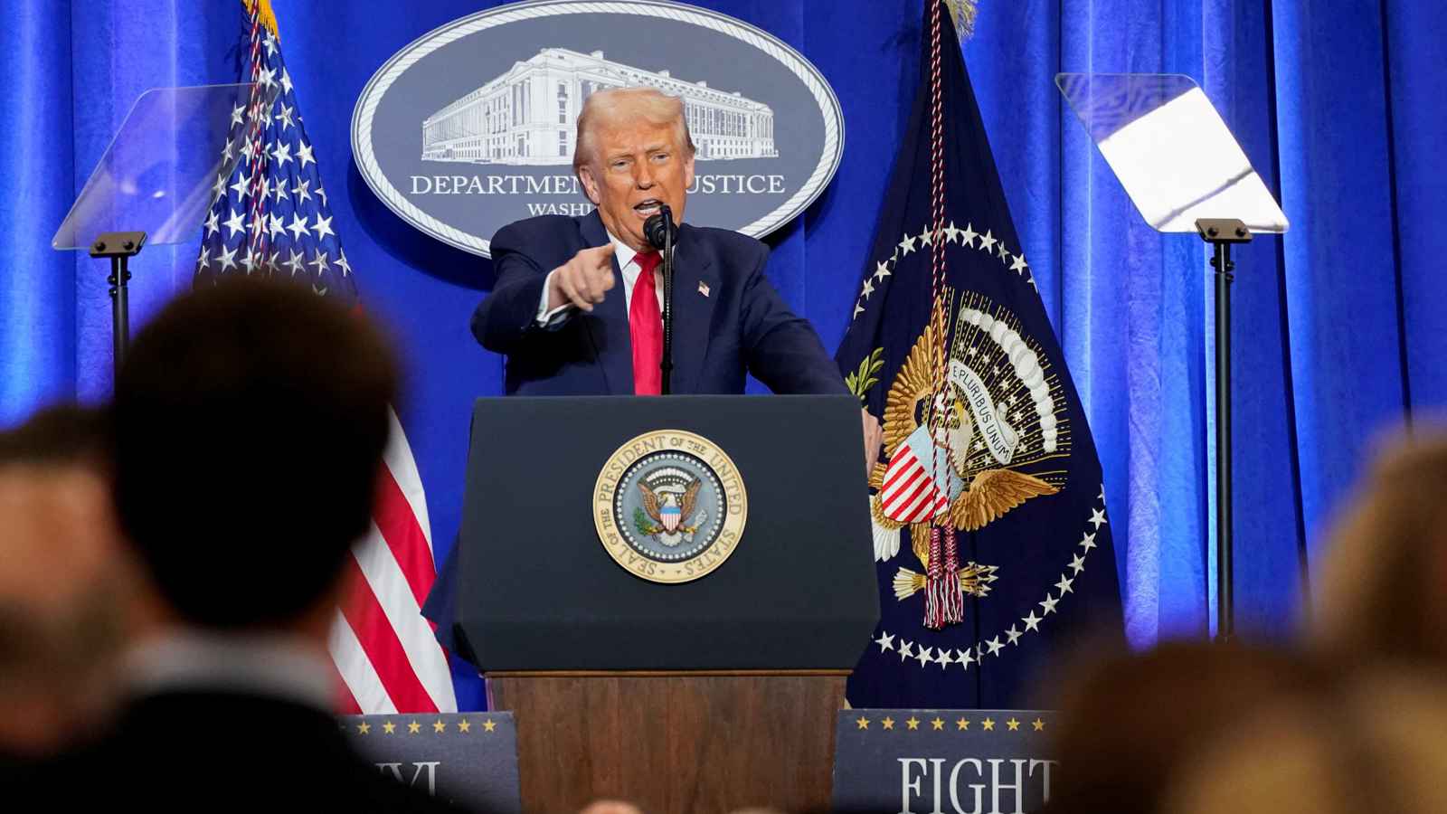 "أعداء الشعب"… ترامب يهاجم وسائل الإعلام ومعارضي سياساته