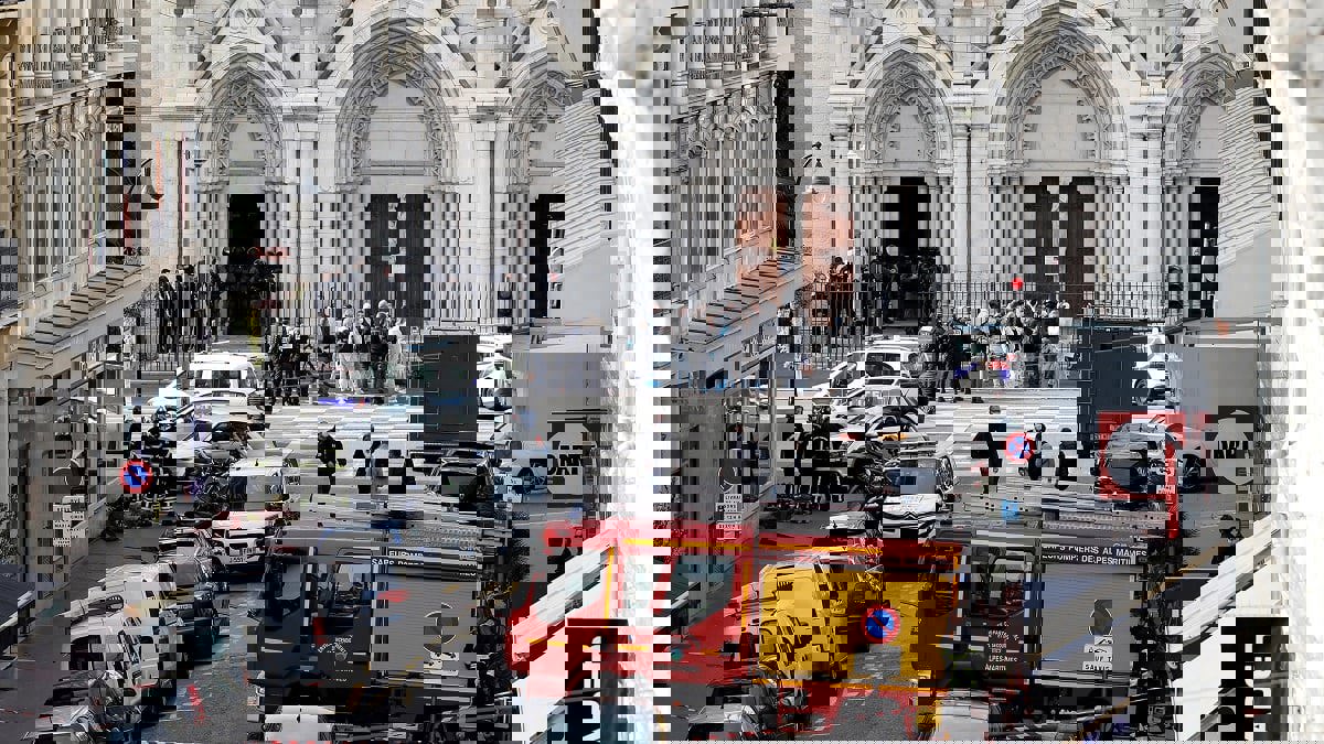 وكالة: تحقيقات هجوم نيس تتسع.. وهناك إمكانية لوجود "شبكة متواطئين"