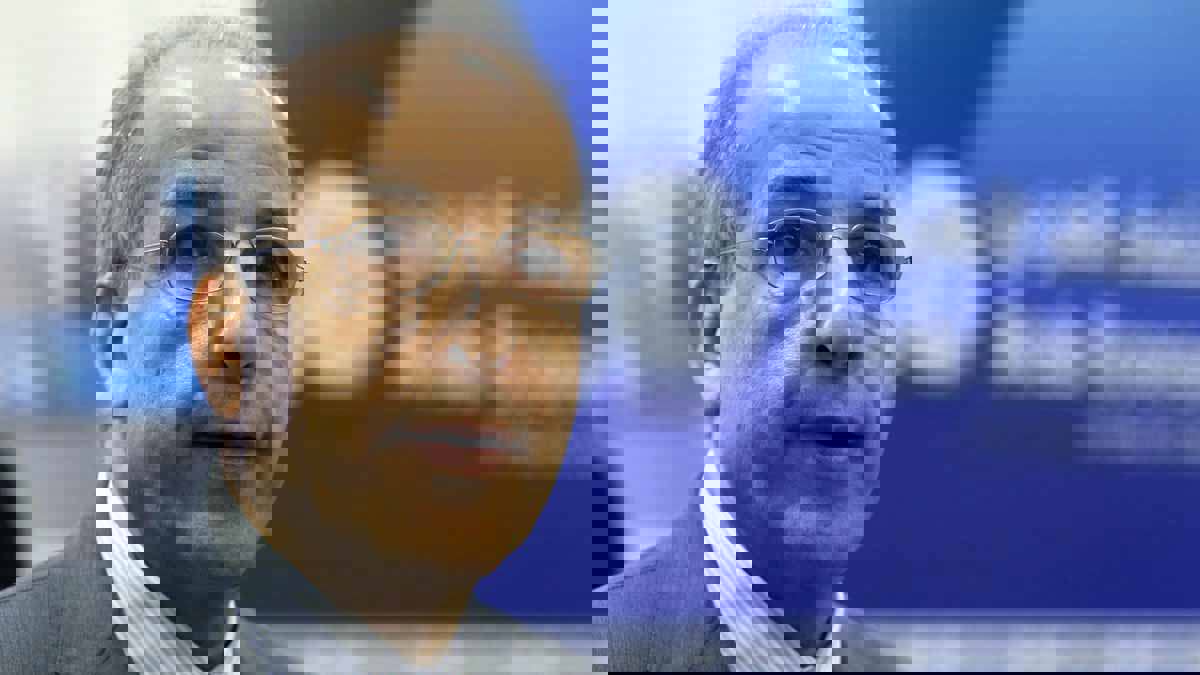 إيقاف "المركزي الليبي" بيع العملة الصعبة لعدد من بنوك المنطقة الشرقية يُثير تساؤلات المصرفيين