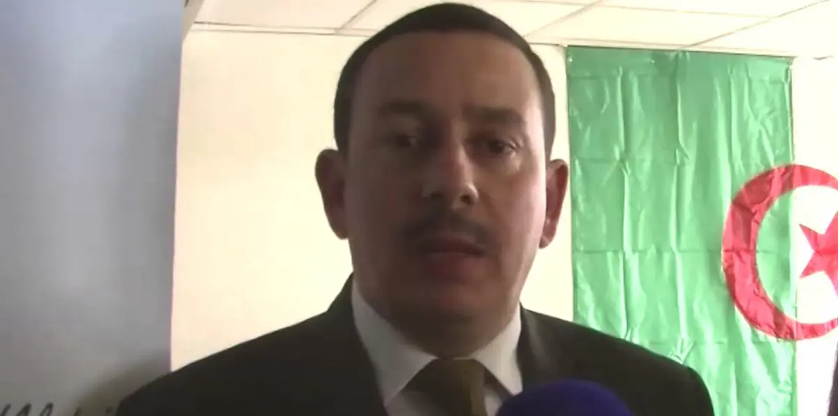 وزير سابق يعتزم الاستقالة من البرلمان الجزائري رفضًا لتنحية بوحجة