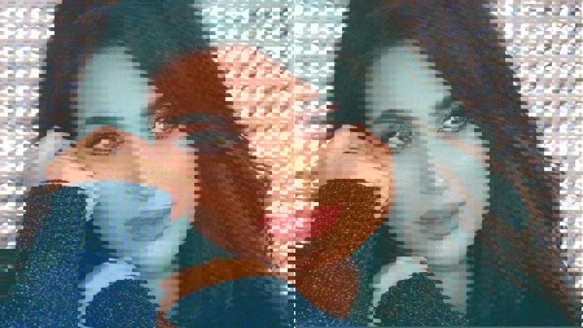 الدكتورة خلود تجد الدواء المناسب لوعكتها الصحية 