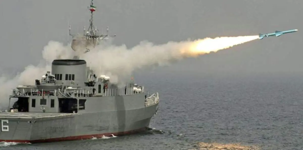 إيران وباكستان تجريان مناورات عسكرية في مضيق هرمز