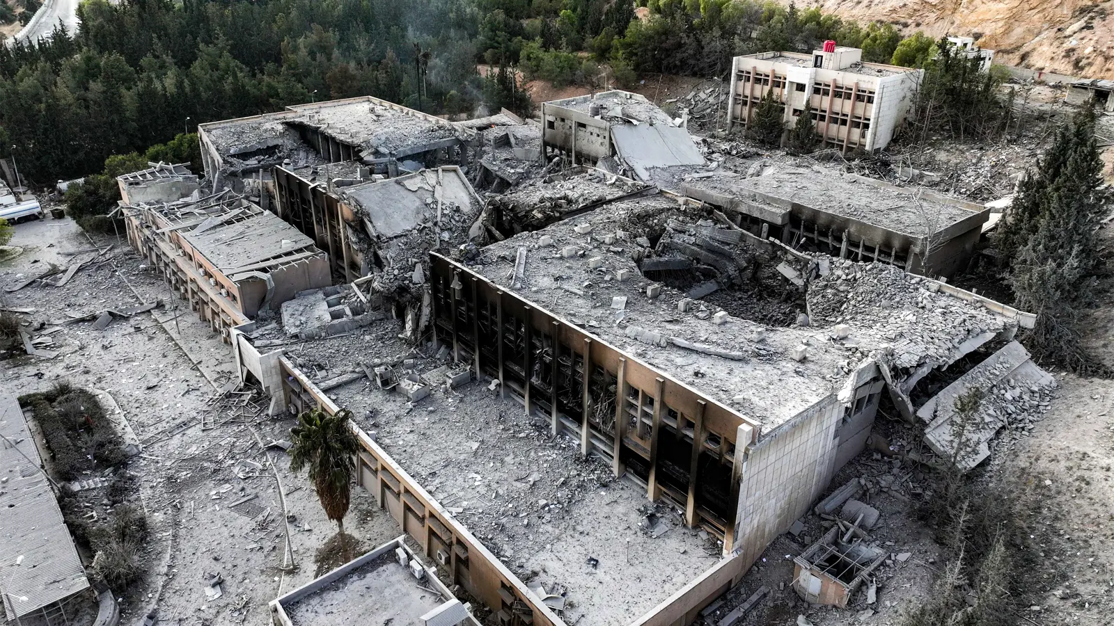 قصف إسرائيلي يستهدف مطار المزة العسكري في دمشق