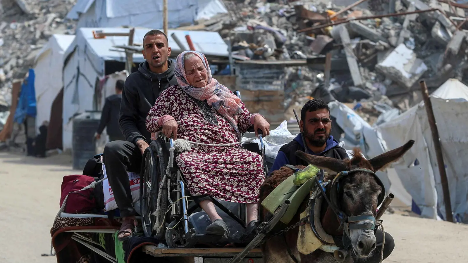 مطالبات فلسطينية لحماس بتقديم تنازلات تفشل مخطط التهجير