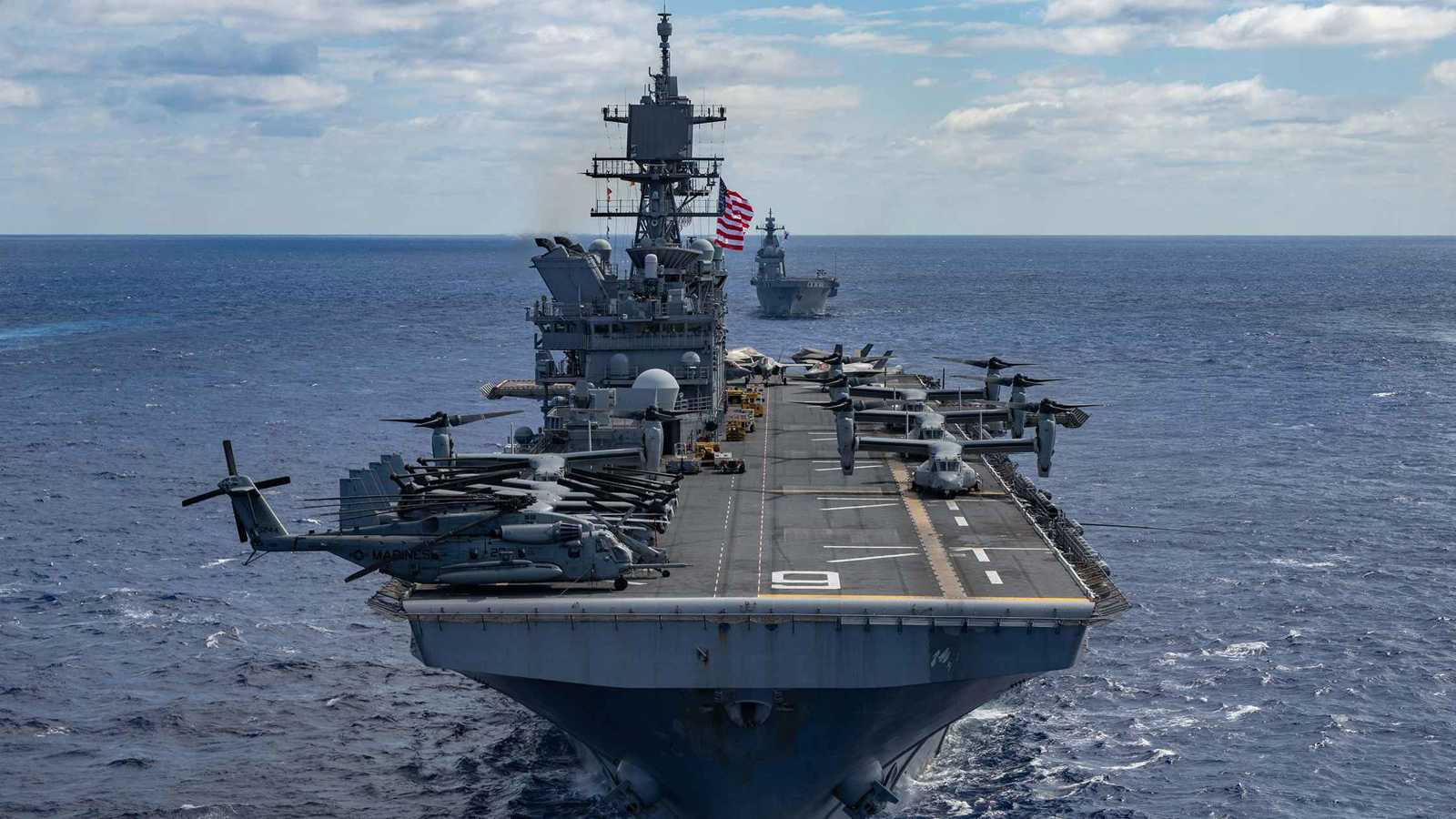 تحشيد غير مسبوق وتلويح بتدخل بري.. ما أبعاد التصعيد الأمريكي في الكاريبي؟